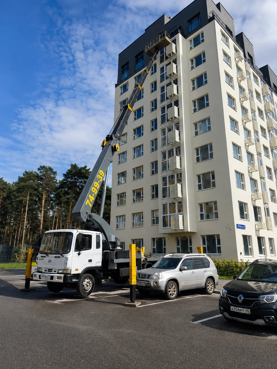 Автовышка Hyundai 36 метров с серой стрелой